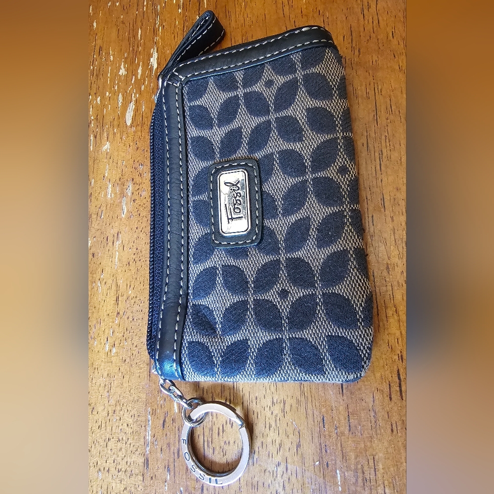 Fossil Black and Gray Zip Around Small Wallet With Attached Keychain EUC